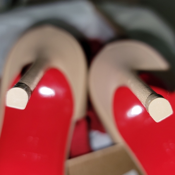 Nude Christian Louboutin Iriza 100mm Pumps - Picture 5 of 8
